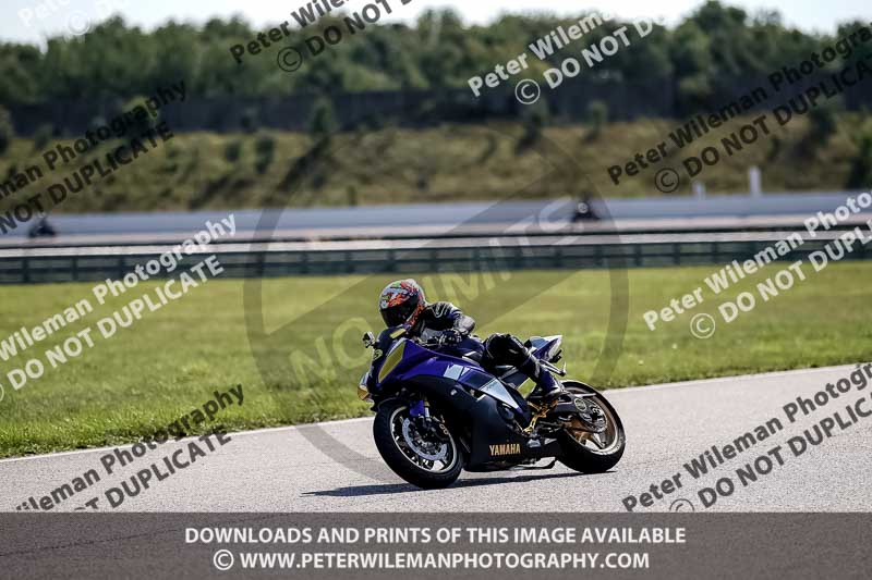 Rockingham no limits trackday;enduro digital images;event digital images;eventdigitalimages;no limits trackdays;peter wileman photography;racing digital images;rockingham raceway northamptonshire;rockingham trackday photographs;trackday digital images;trackday photos